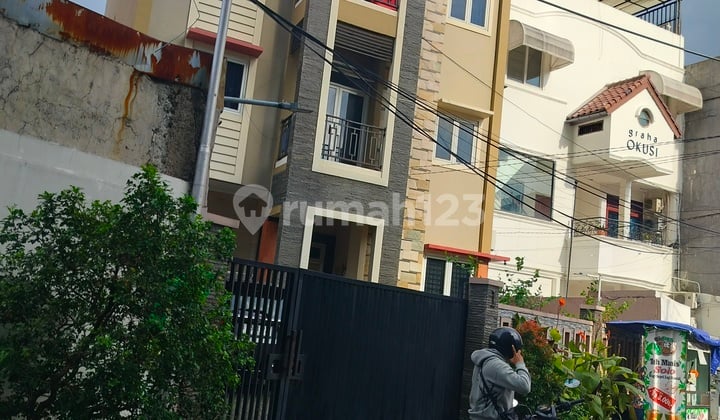 Kost Kostan 4 Lt Dijual Dikebon Sirih Jakarta Pusat