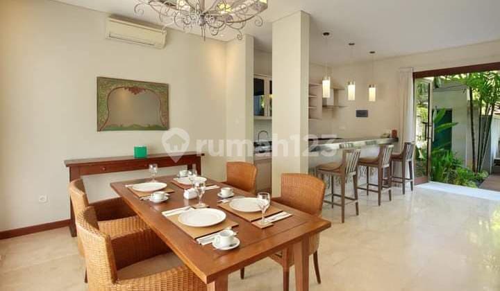 TOP URGENT DI JUAL VILLA TERLETAK DI DALAM COMPLEX VILLA LOKASI UMALAS KEROBOKAN KUTA UTARA BADUNG
