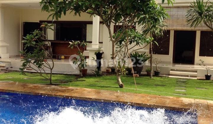 TOP URGENT DI JUAL VILLA LOKASI PURI GADING JIMBARAN KUTA SELATAN BADUNG