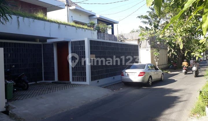 HOT LIST
TOP URGENT
TERMURAH DI KELASNYA DI JUAL VILLA LOTUS LOKASI SEMINYAK