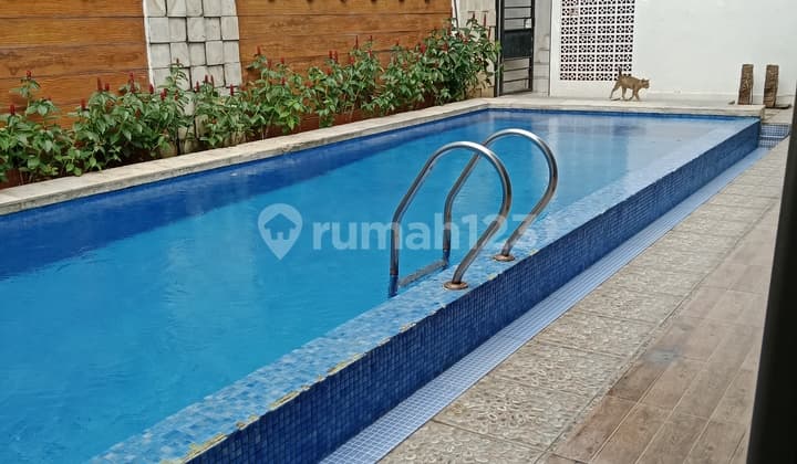 Rent a Luxury House with Pool in Graha Taman Bintaro, Semi Furnished