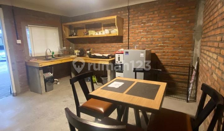 Townhouse 2 Lantai Bagus Hadap Timur