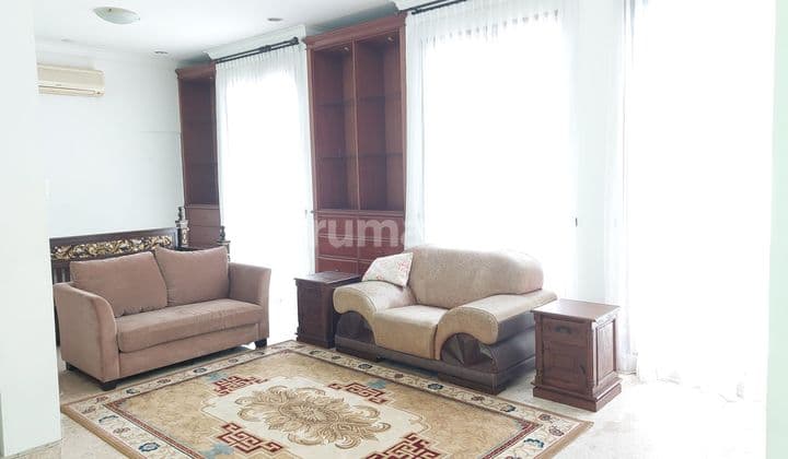 Rumah Simprug Golf Hoek Furnished jual Cepat