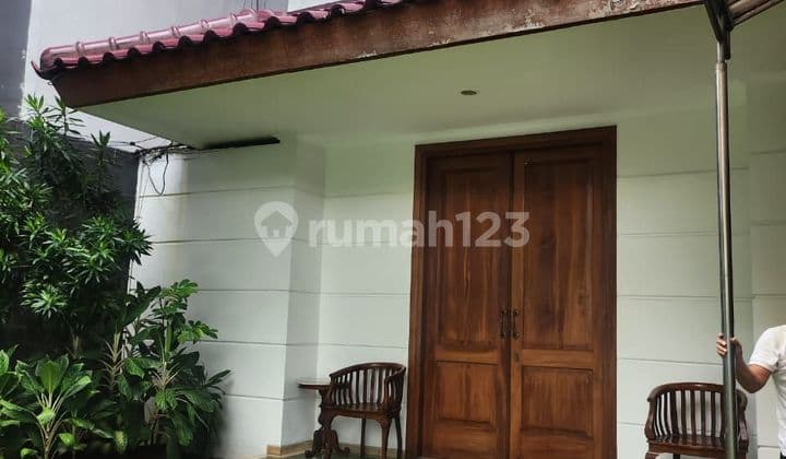 Rumah Menteng dijamin murah Sudah Renovasi