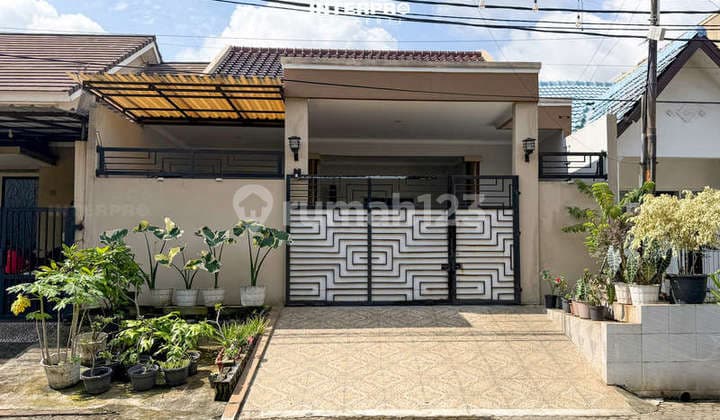 Rumah Siap Huni Dijual Taman Royal Cluster Mahoni SHM - 160M2