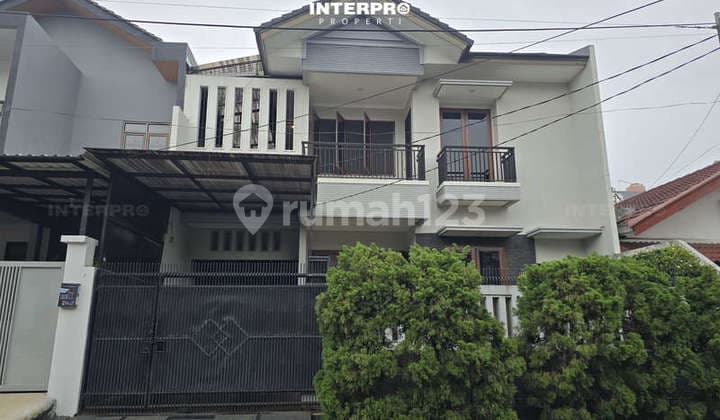 Rumah 2 Lantai Dijual Taman Aries Meruya Hadap Selatan - 200M2