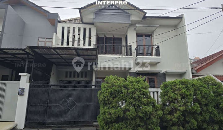 Rumah 2 Lantai Dijual Taman Aries Meruya Hadap Selatan - 200M2