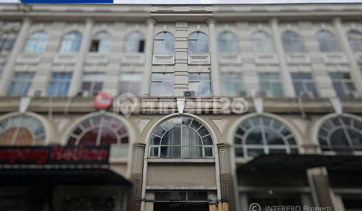 Ruko Dijual Green Lake City Crown 4 Lantai Parkiran Luas-LT 76m2