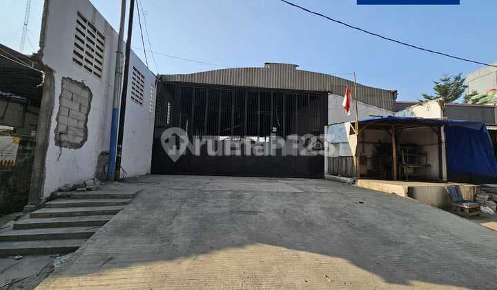 Gudang Dijual Pinggir Jalan Raya Cakung Siap Pakai - LT 897M2