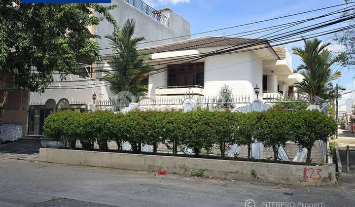 House for Sale Hook Taman Ratu 2 Floors - Land 375m2 Clean Well-Maintained
