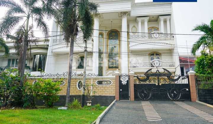 Rumah Mewah Dijual Desain Roman Classic Sunrise Garden Luas 400m2