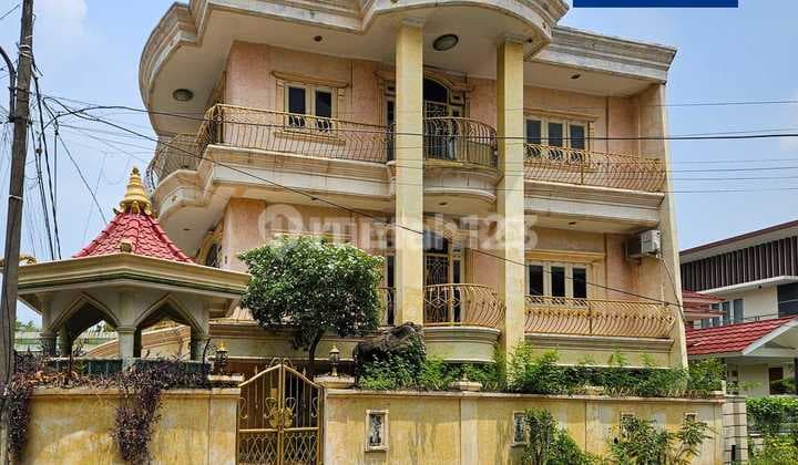 Rumah Dijual 3 Lantai Citra Garden 3 Siap Huni Luas Tanah 181m2