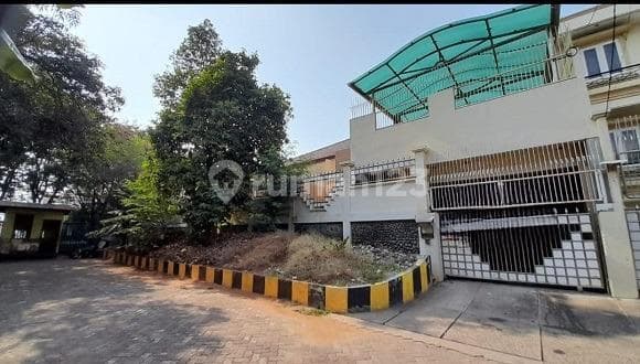 Rumah Sunter dengan Luas 1019M Bangunan 2 Lantai Tipe Rumah Lama Bagus