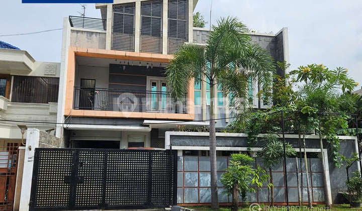 Rumah Dijual Green Garden Siap Huni 3 Lantai - LT 300m2