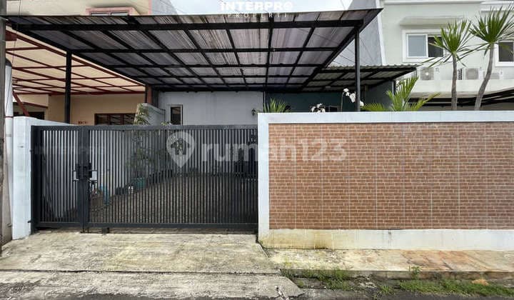Rumah Dijual Taman Aries Rapi dan Terawat Hadap Selatan - 120M2