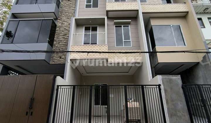 House for Sale in Taman Ratu Brand New 4 Floors - Land Size 33m2