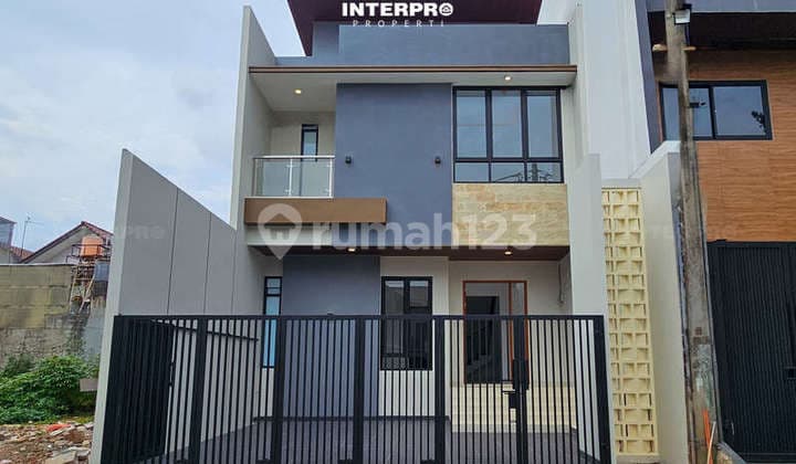 Rumah Brand New Dijual Taman Villa Meruya Hadap Selatan - 126M2
