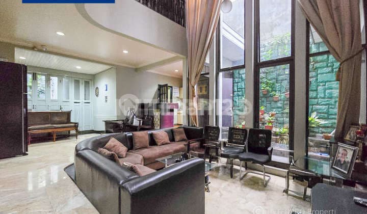 Rumah Hitung Tanah Dijual Taman Kedoya Baru Lokasi Asri - 360m2