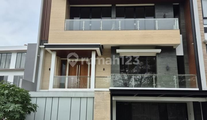 Rumah Bangunan Mandiri Brand New 3 Lantai View Clubhouse Scarlet The Springs Gading Serpong
