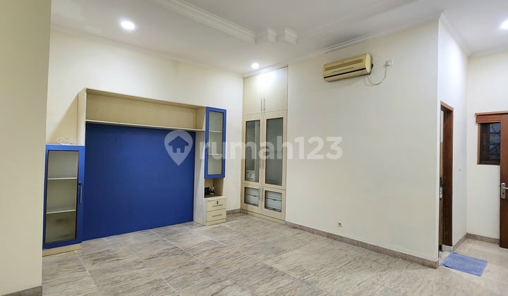 Dijual Rumah Rapi Siap Huni, di Kawasan Elite Nya Alam Sutra Telaga Biru