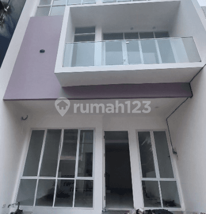 Rumah Brand New Dijual Di Kelapa Gading (EI1101S)