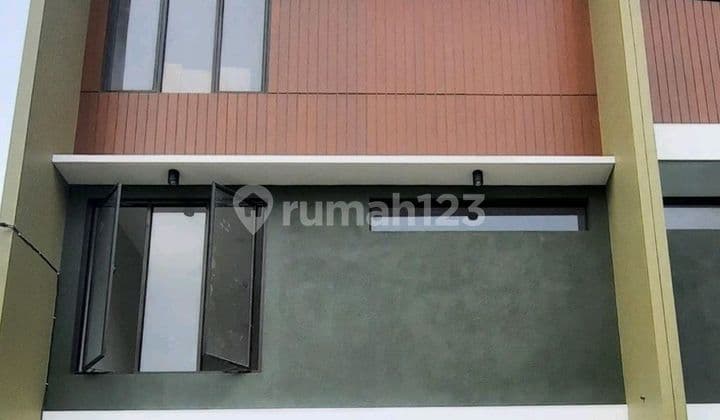 Rumah 3 Lantai di Kelapa Gading