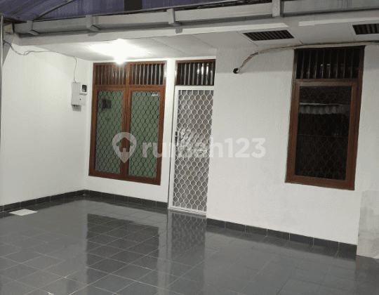 Rumah Dijual di Kelapa Gading (Fb1601s)