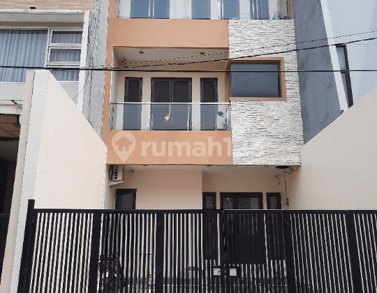 House for Sale Semi Furnished Kelapa Gading (EI0702S)
