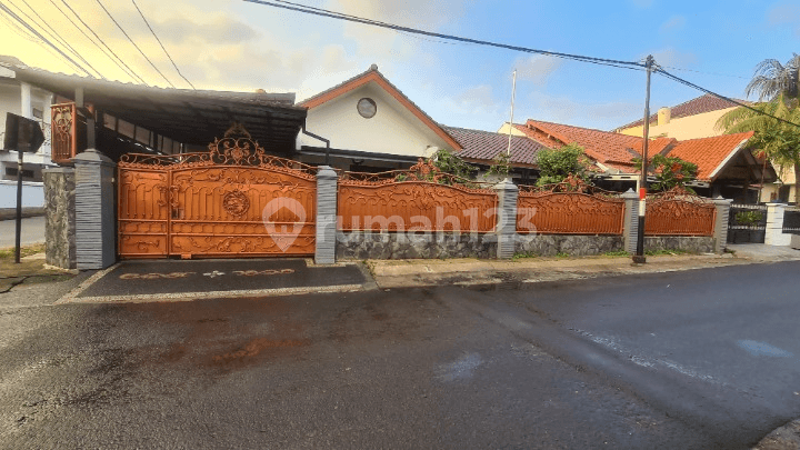 Nice Semi Furnished SHM House in Cipinang Melayu, East Jakarta (DJ2301S)