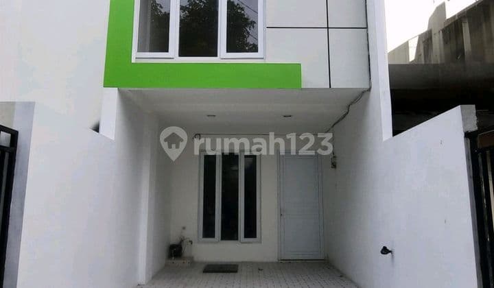 Ready-to-Occupy 2-Story House for Sale in Gading Griya Lestari (EG0101CLS)