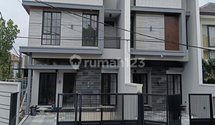 Rumah 2 Lantai Manyar Jaya Surabaya Pusat. Ciamik Pol