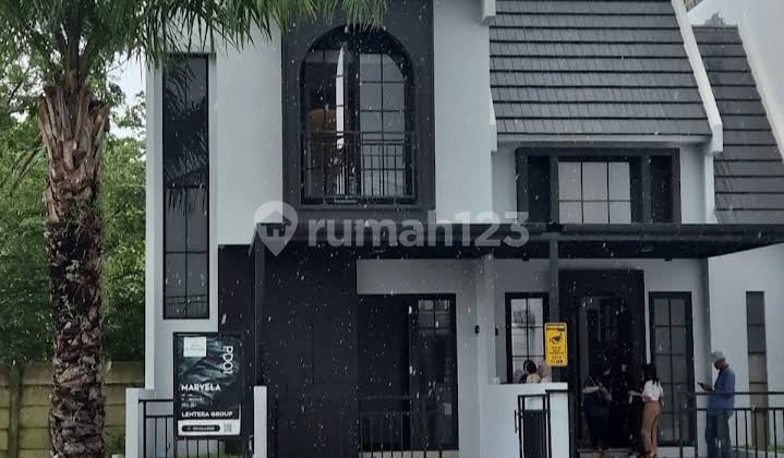 Rumah 2 Lantai Menganti Gresik "Denaila Park " Ciamik Pool
