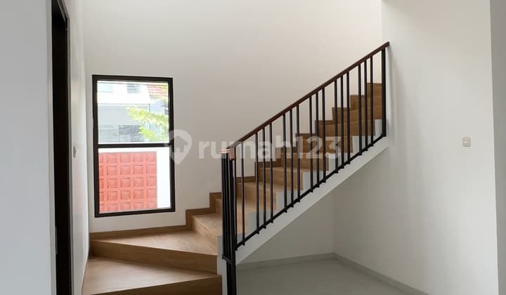 Rumah Surabaya Darmo Satelit Hook Redy Gres