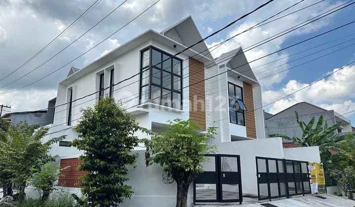Rumah Surabya Darmo Satelit Redy Gres