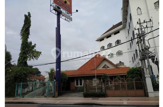 JALAN RAYA DARMO Surabaya 797 m2 Komersial Bisnis STRATEGIS Tengah Kota Hitung Tanah Saja LANGKA
