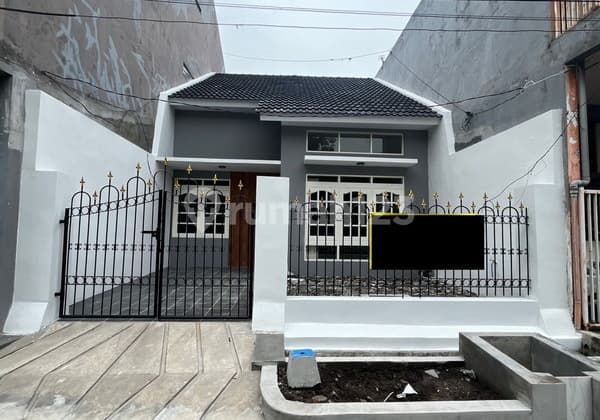 Ready-to-Occupy New House in Kutisari Indah Barat, Safe and Comfortable.