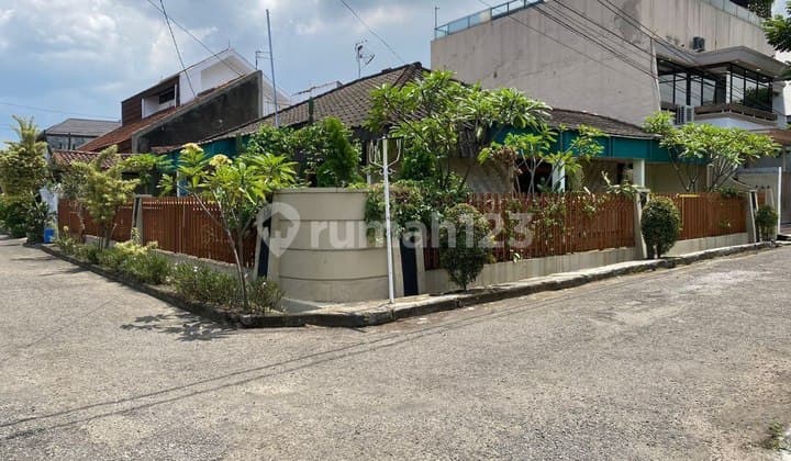 Rumah Hook Lokasi Bagus Batununggal Dekat Mayapada