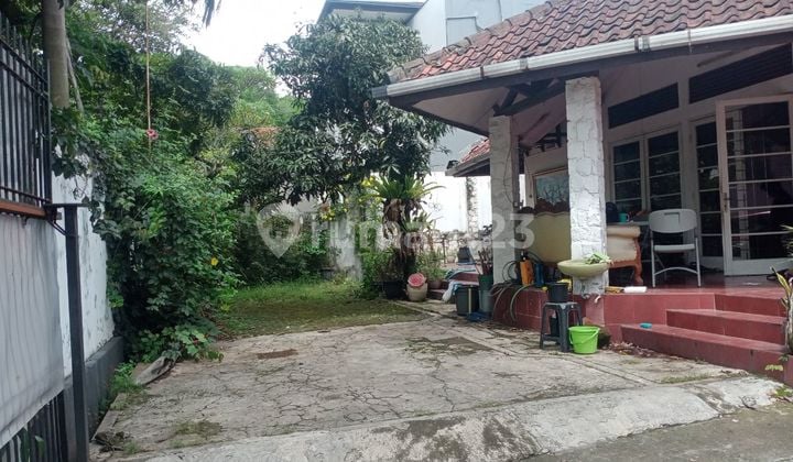 rumah lama terawat best location Dago kota bandung
