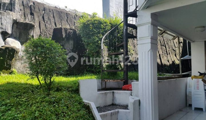 Rumah Siap Huni Lokasi Nyaman di Komplek Surya Setra