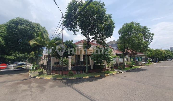 rumah bagus posisi hoek lokasi bagus batununggal