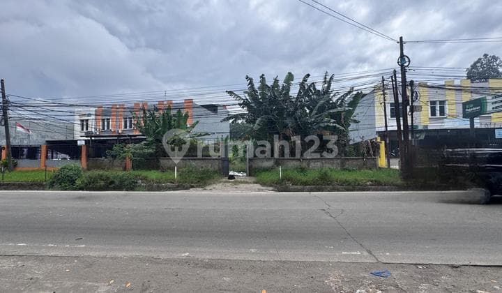 Land by the Road Suitable for Warehouses and Restaurants