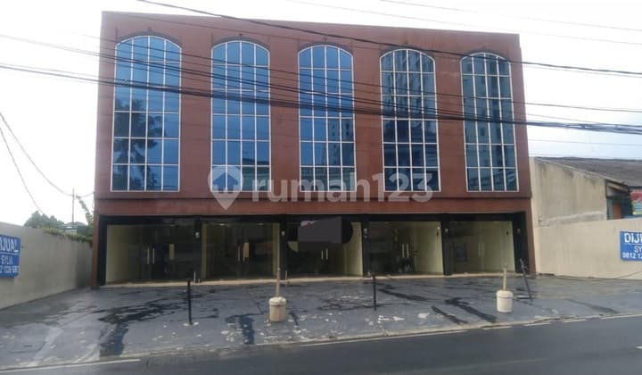 3.5-Storey Shop House with Busy Access, Suitable for Office and Business