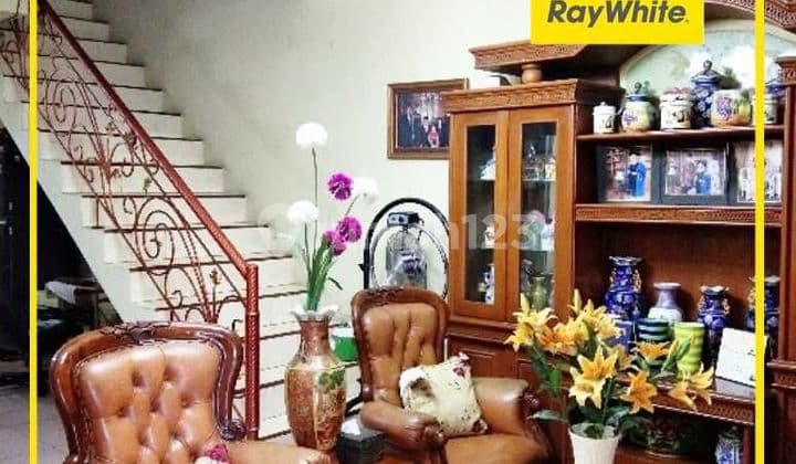 Dijual rumah lokasi strategis di Komp. Villa kelapa 2, jakbar