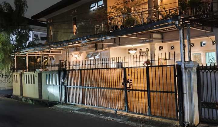 Dijual Rumah Siap Huni, Bebas Banjir, Lokasi Strategis di Jl. Karya Utama, Srengseng, Keb.jeruk, Jakbar