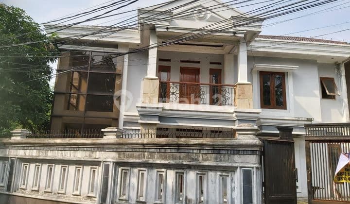 Dijual cepat Rumah 2 Lantai di Pejaten Jakarta Selatan