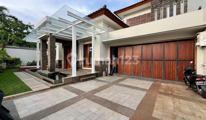 Disewakan rumah di kemang dalam