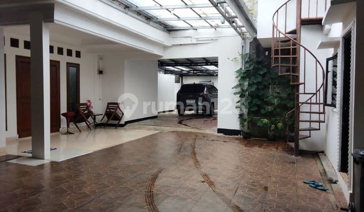 Dijual murah rumah hitung tanah di kemang jakarta selatan
