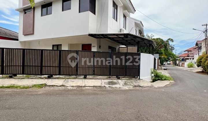 Dijual rumah di komplek Pasar minggu 3,5 Lantai