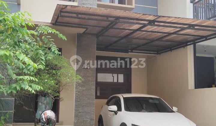 For Rent: Town House in Pejaten, South Jakarta