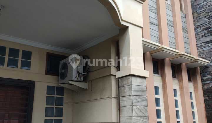 Di Sewa Rumah Tinggal di Sayap, Jl Otista Bandung